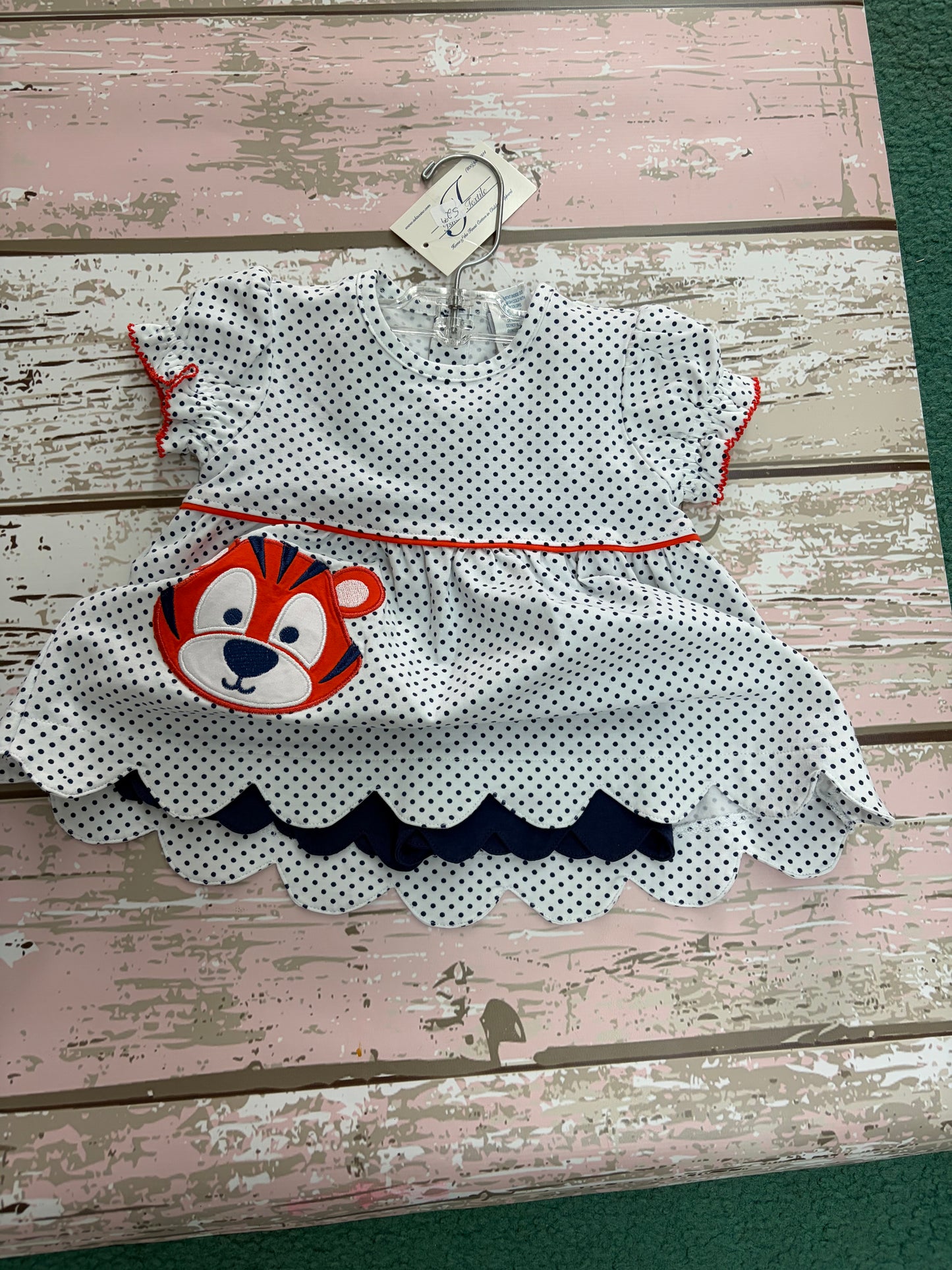 Dresses & Outfits TTD