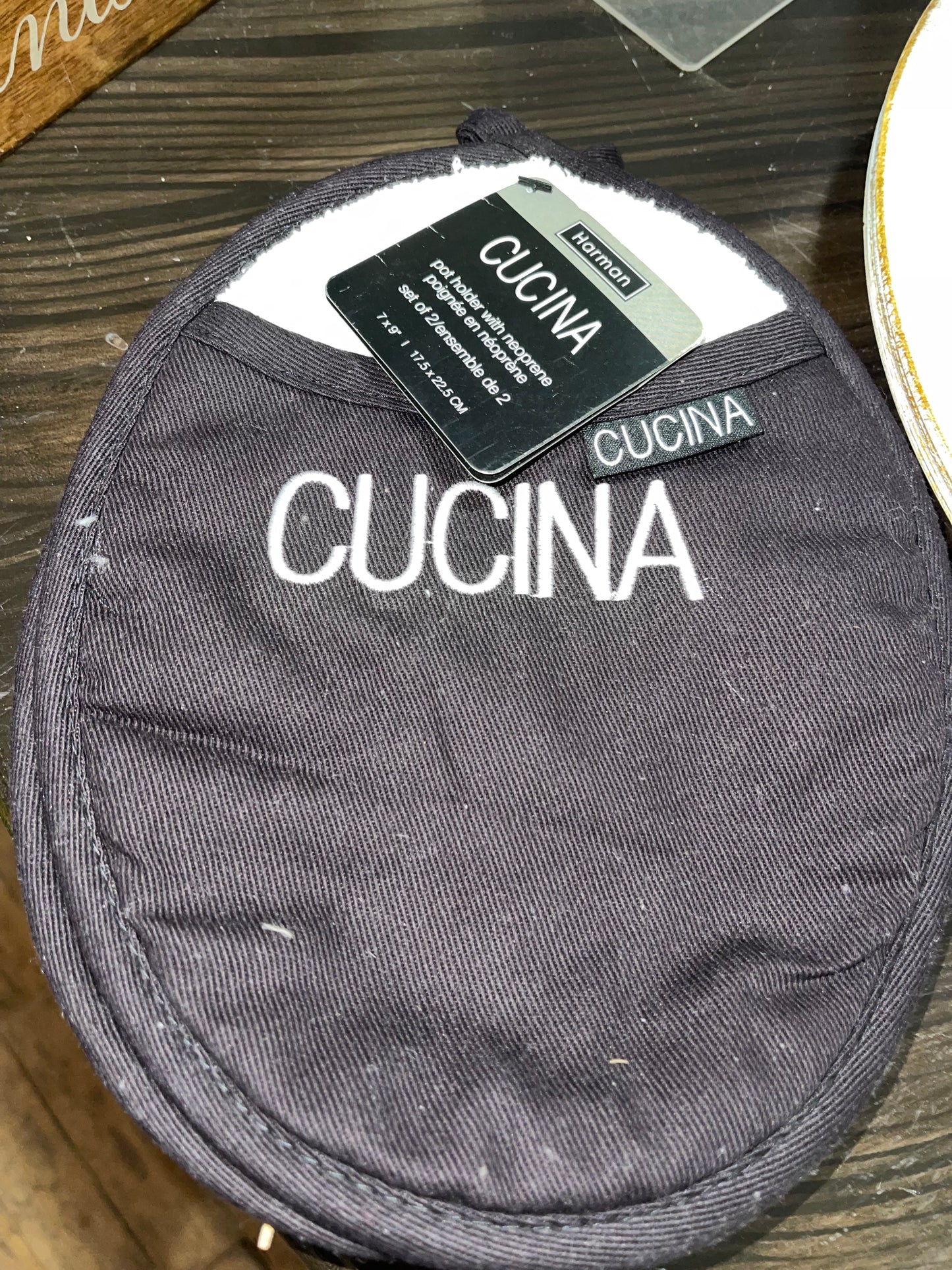 Vietri Bakeware Dishes & Cucina Potholders - Hayes/Kelley