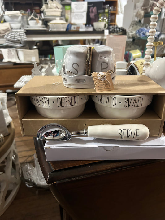 Trays/Cutting Boards/MP -Howton/Gilreath