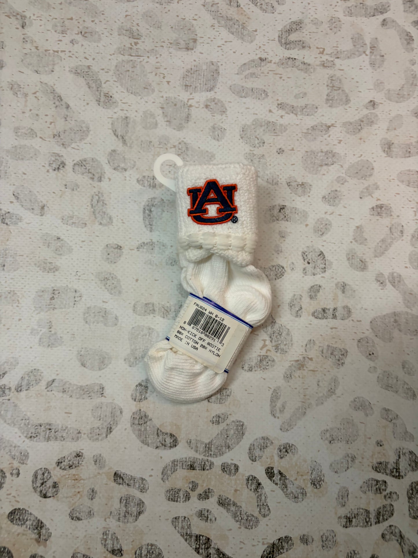 Auburn Items -Roberts