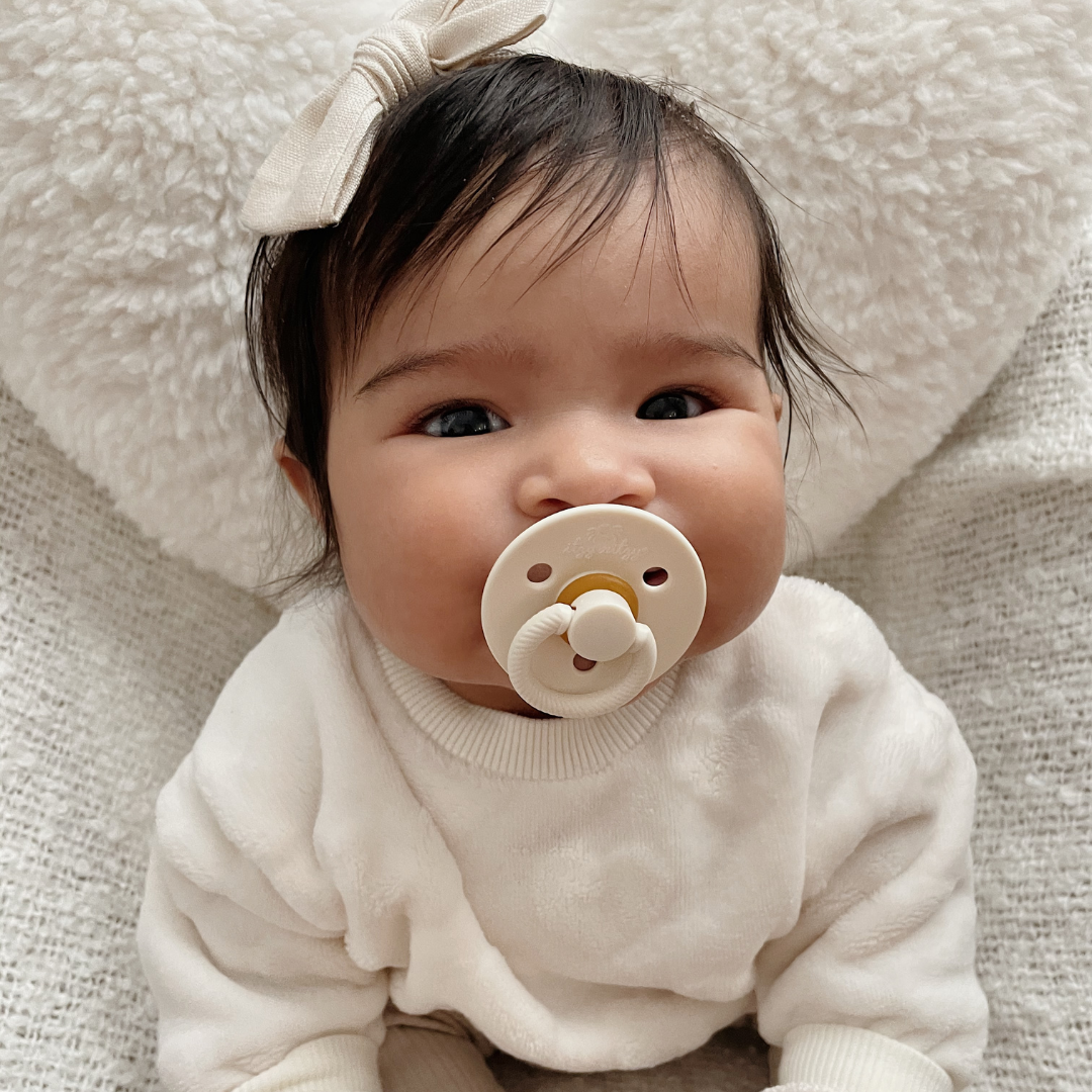 Itzy Soother™ Natural Rubber Paci Sets- Pink Bow