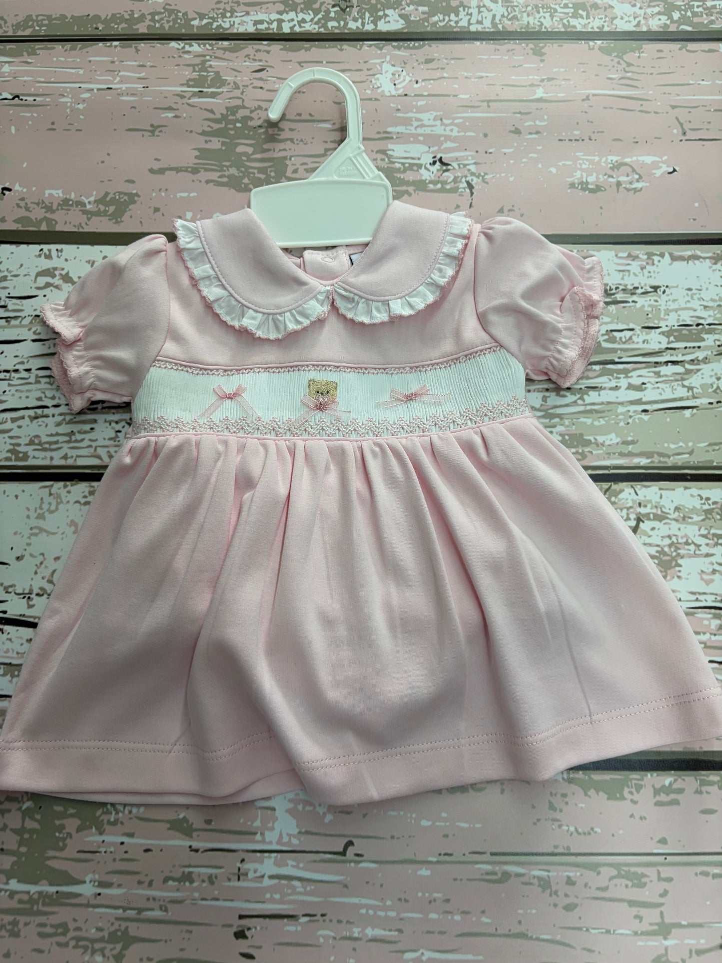 Dresses & Outfits TTD