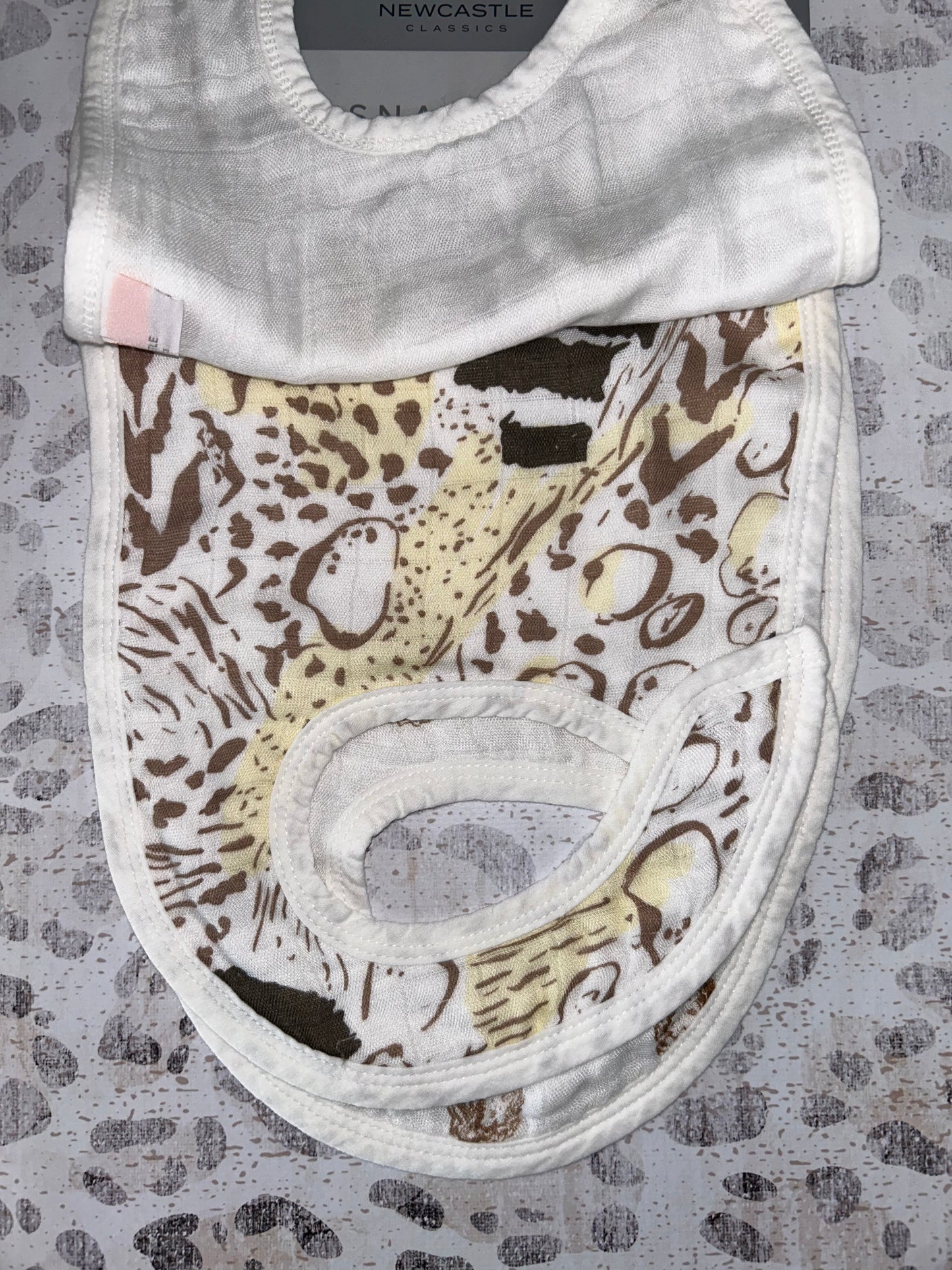 NewCastle Classics On The Savannah Snap Bib Set