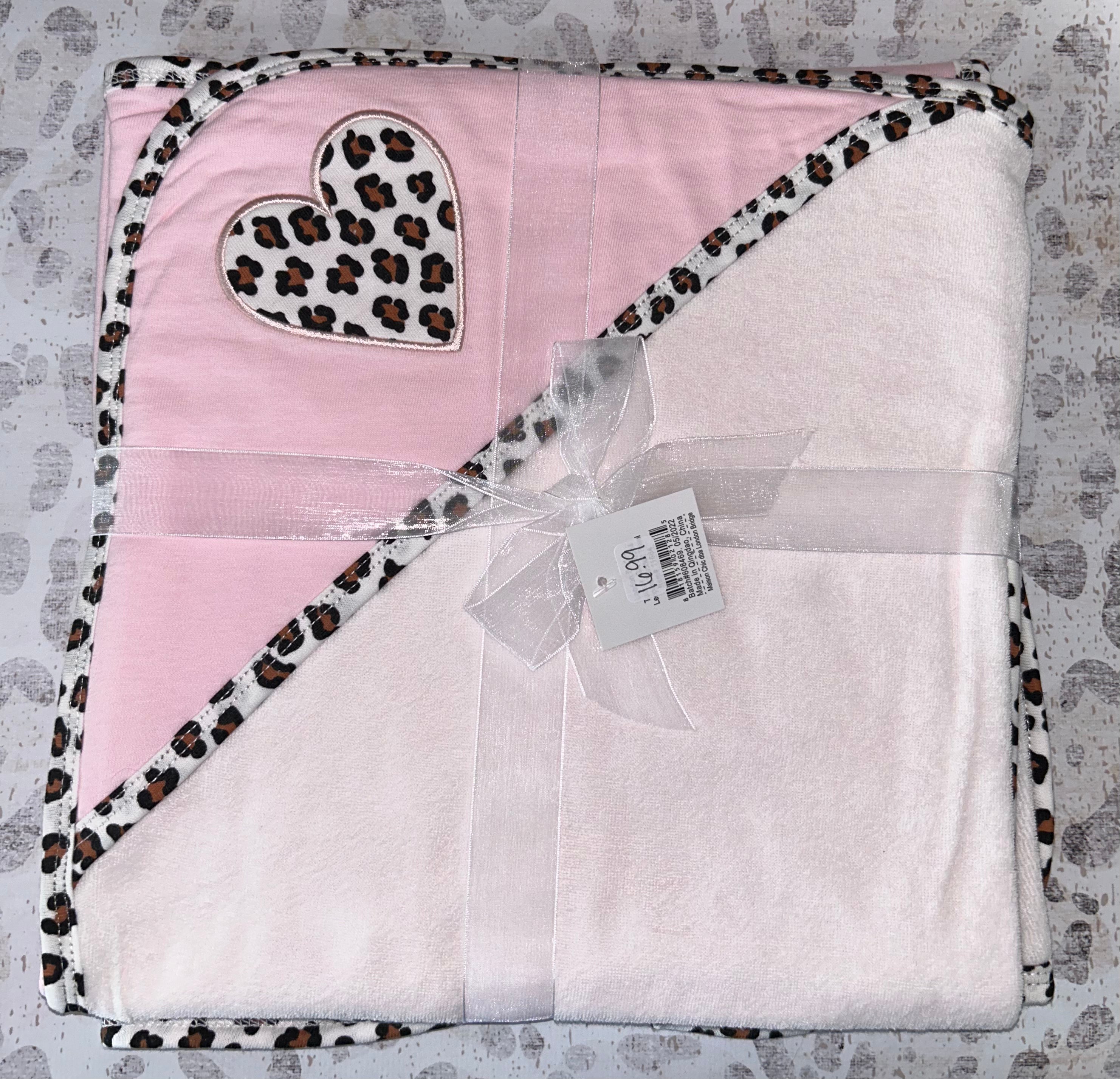 London Bridge Hooded Towel