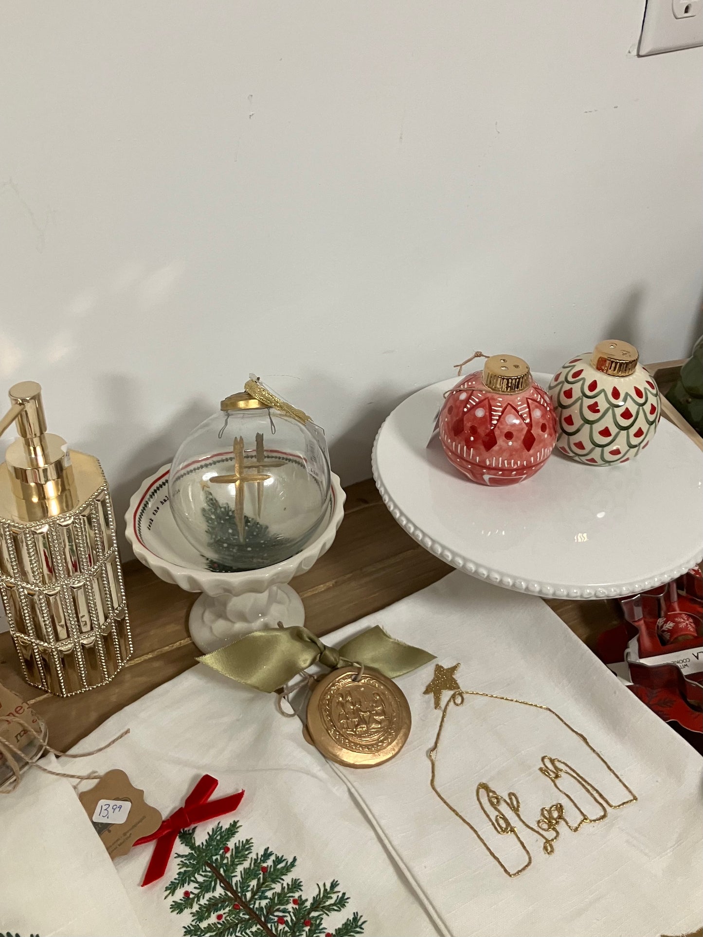 Kitchen. decor & Cross ornament - Nelson/Deal