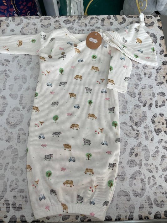 Mudpie Ditsy Farm Print Take-me-home gown and hat