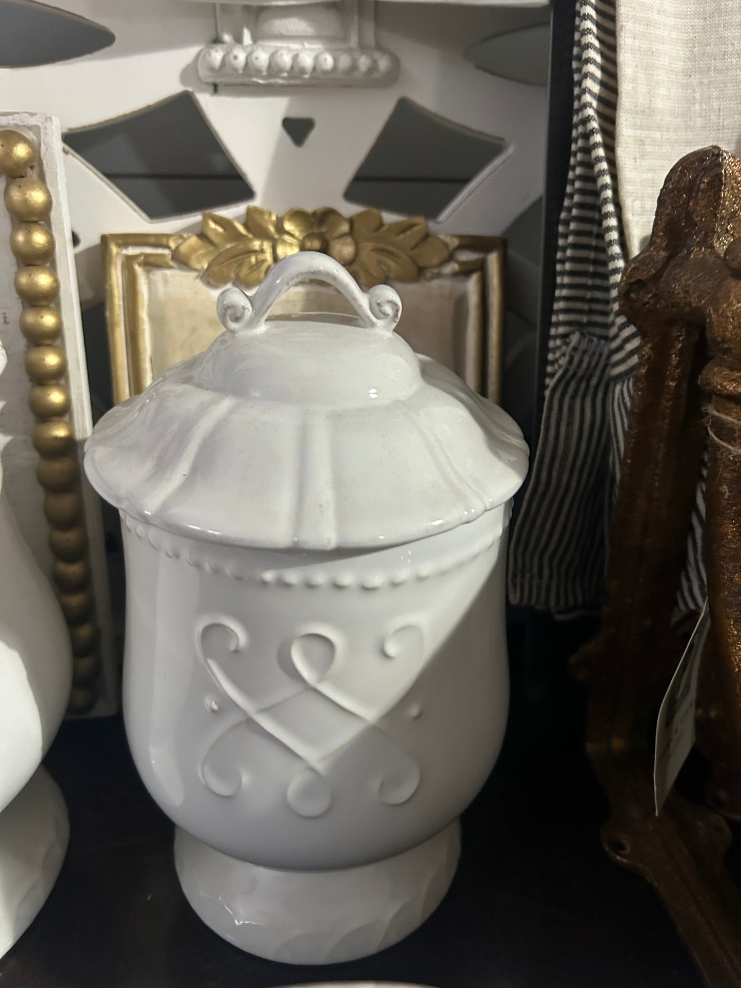 Historia Dishes (Paper White) -Holsenback/Aaron